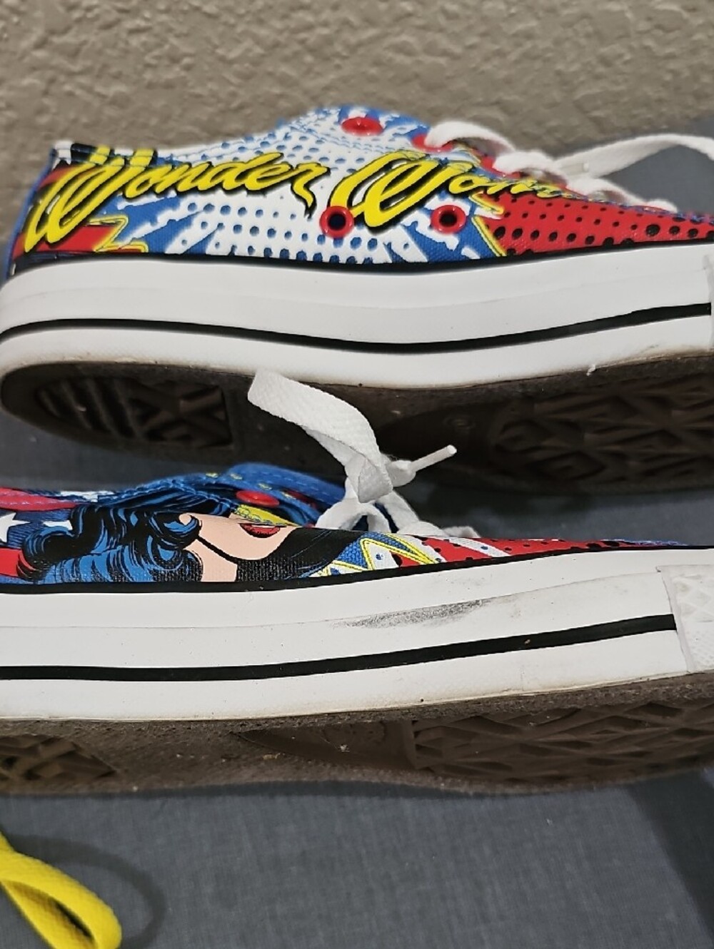 WONDER WOMAN CONVERSE Lace-Up Sneakers in Red, Blue & White Mens 7(Unisex) - Picture 8 of 11